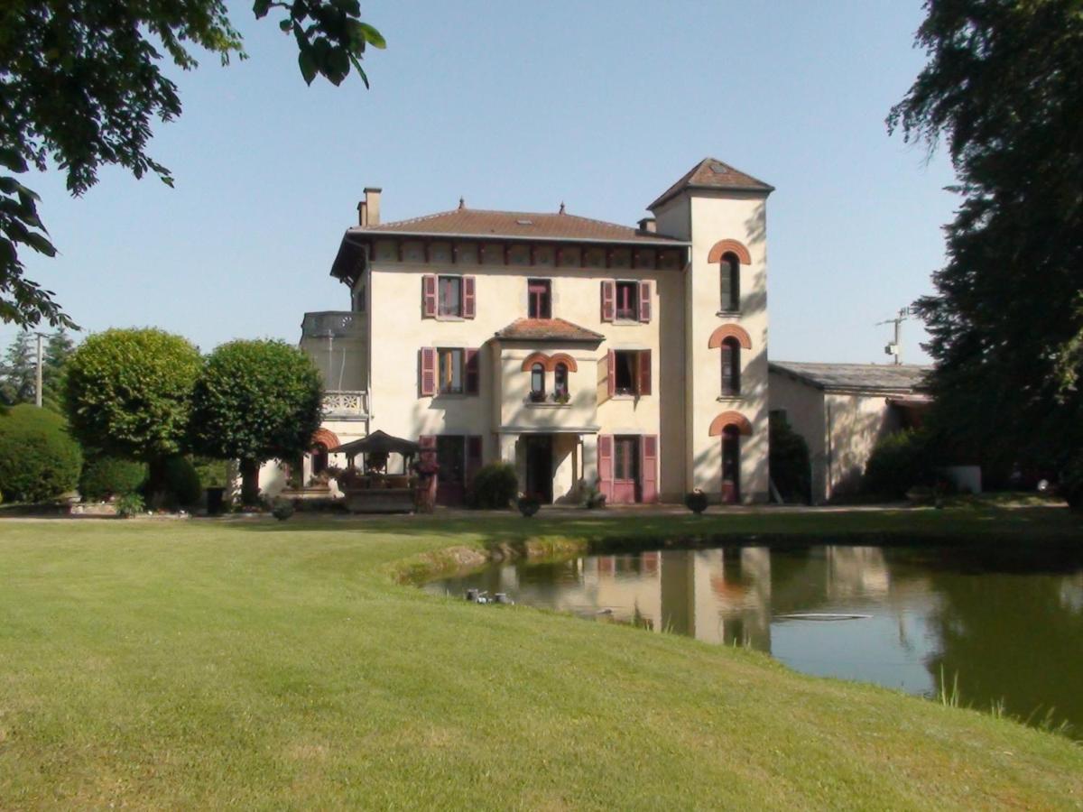 Domaine De Marchal - Chambres Et Table D'Hotes Celles-Sur-Durolle Luaran gambar