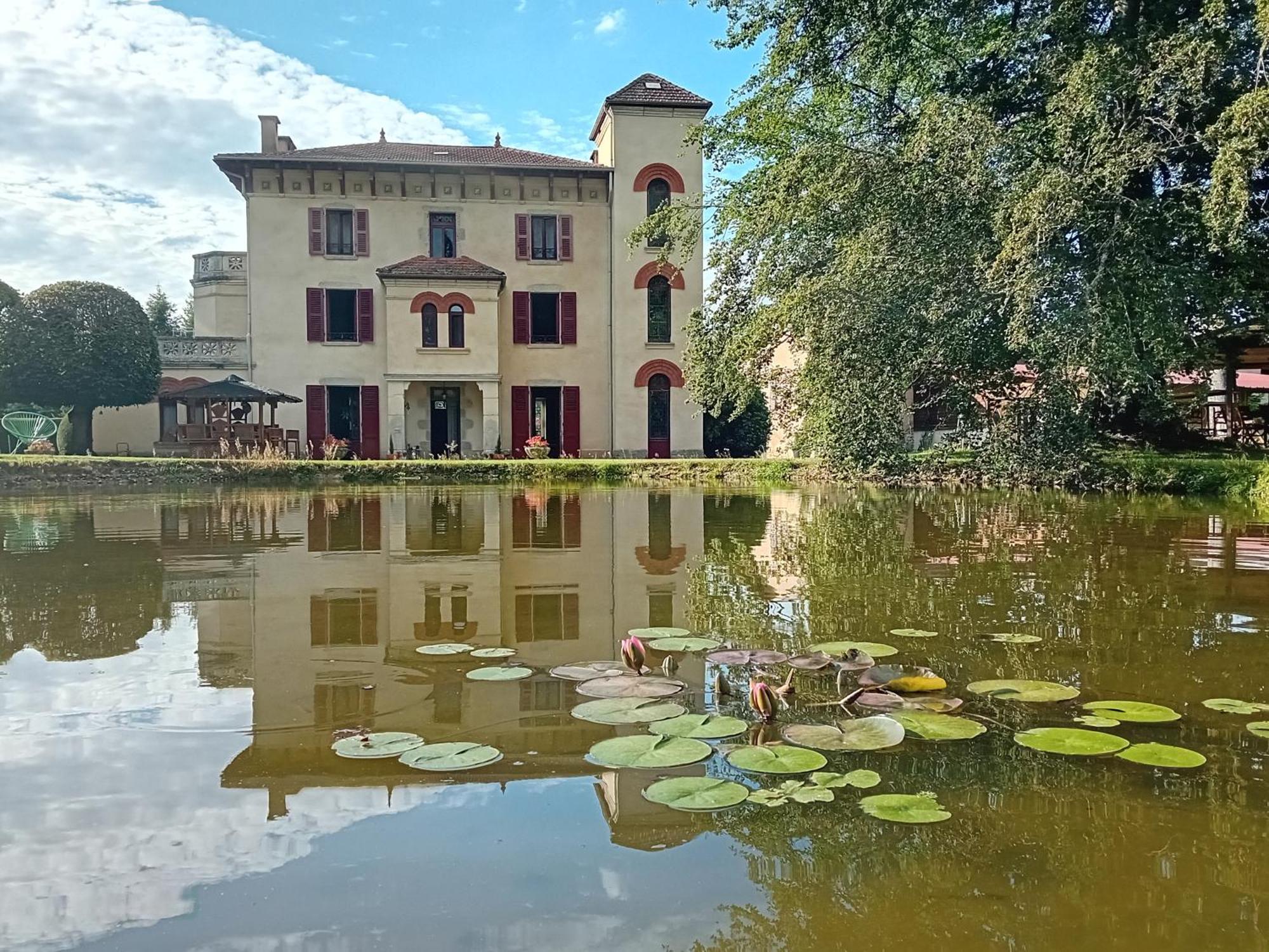 Domaine De Marchal - Chambres Et Table D'Hotes Celles-Sur-Durolle Luaran gambar